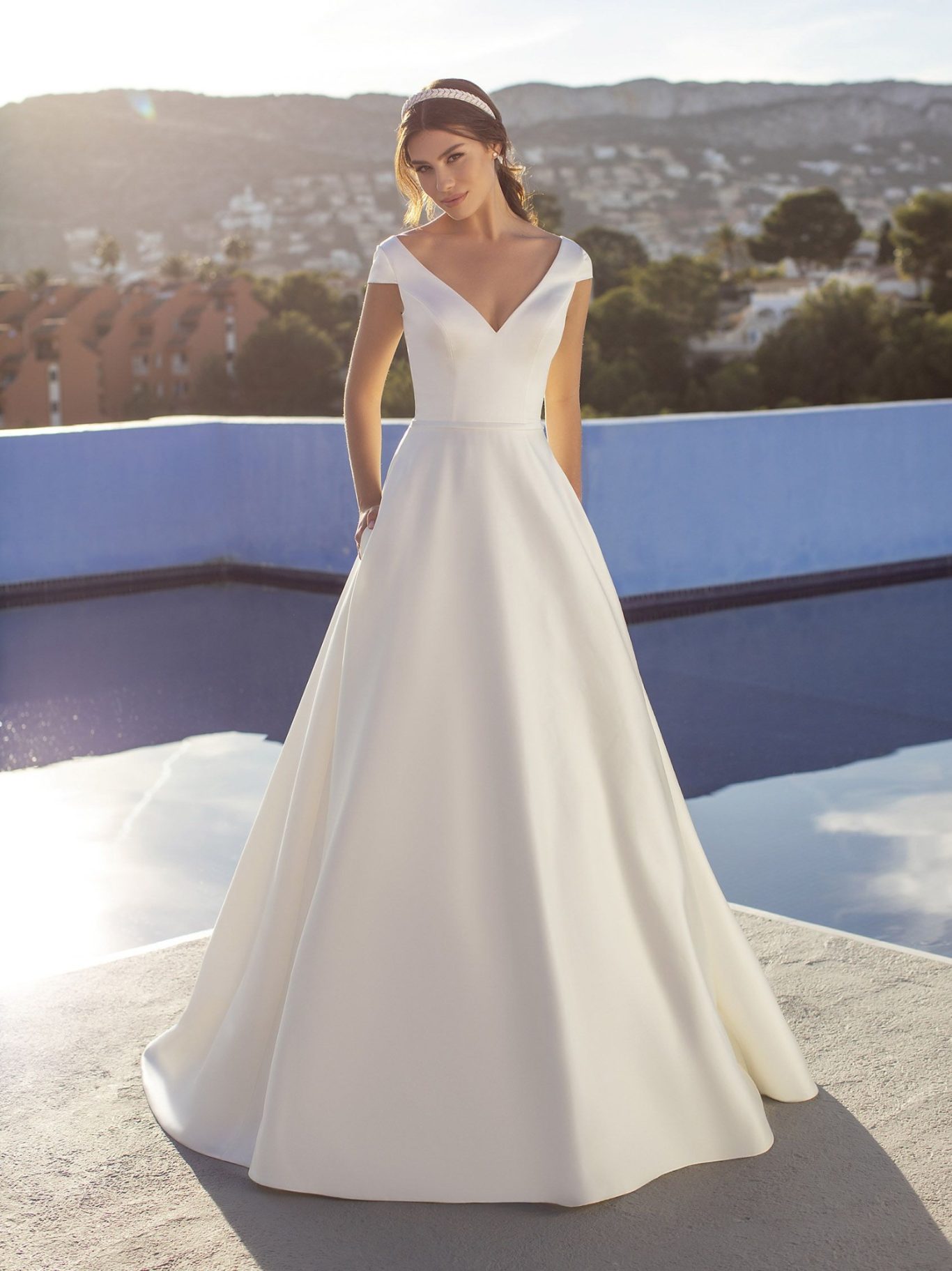 Flora Ivory Size 16 Now £700!